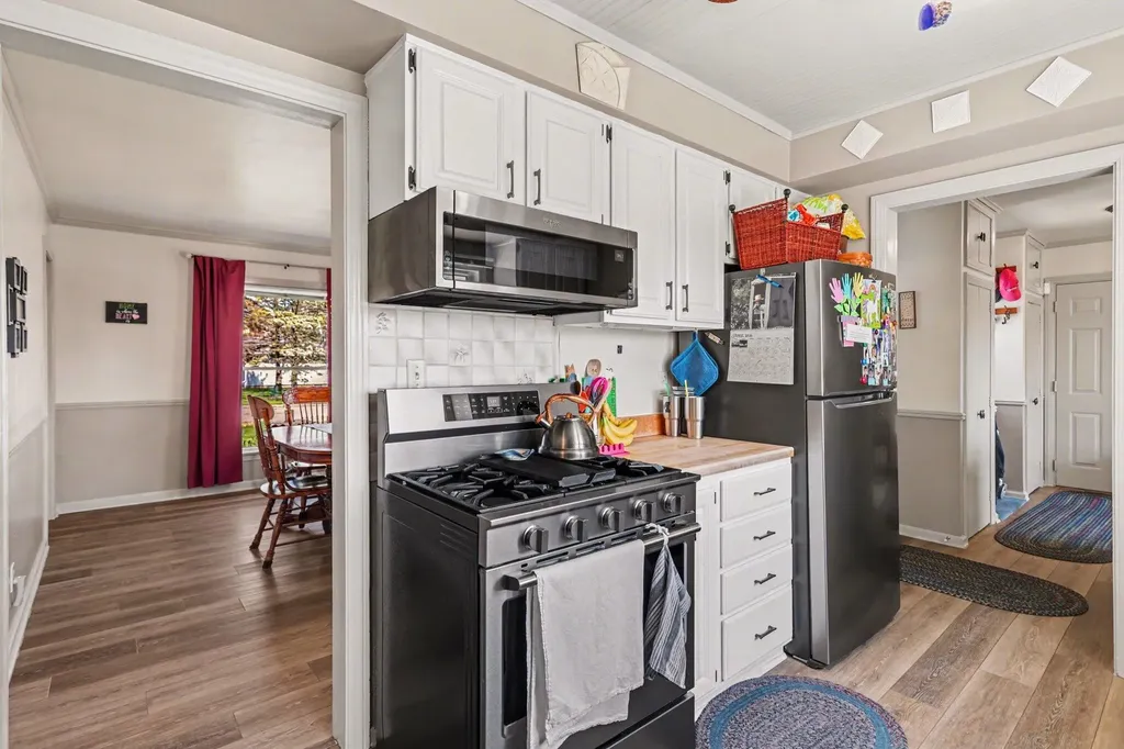 140 E Oakland Place Battle Creek City MI 49015