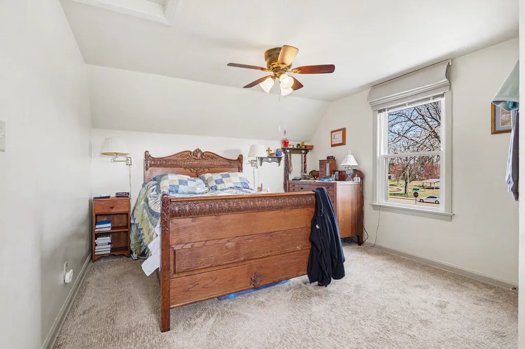 140 E Oakland Place Battle Creek City MI 49015