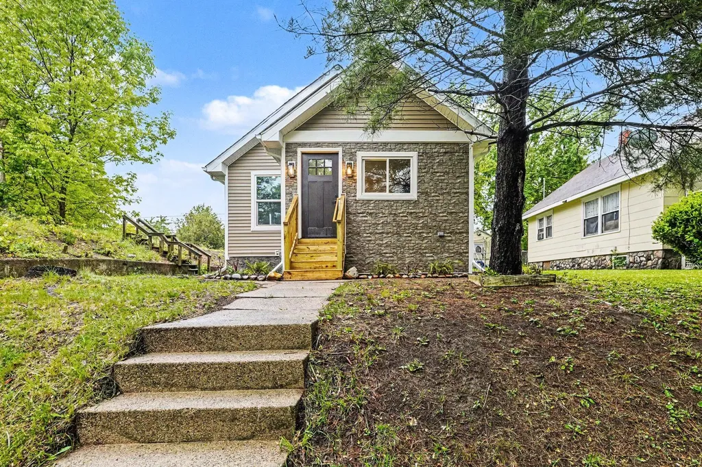 139 W Rittenhouse Avenue W Battle Creek City MI 49037