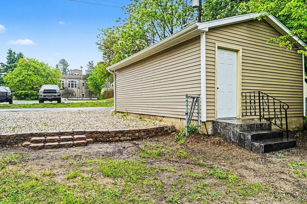 139 W Rittenhouse Avenue W Battle Creek City MI 49037