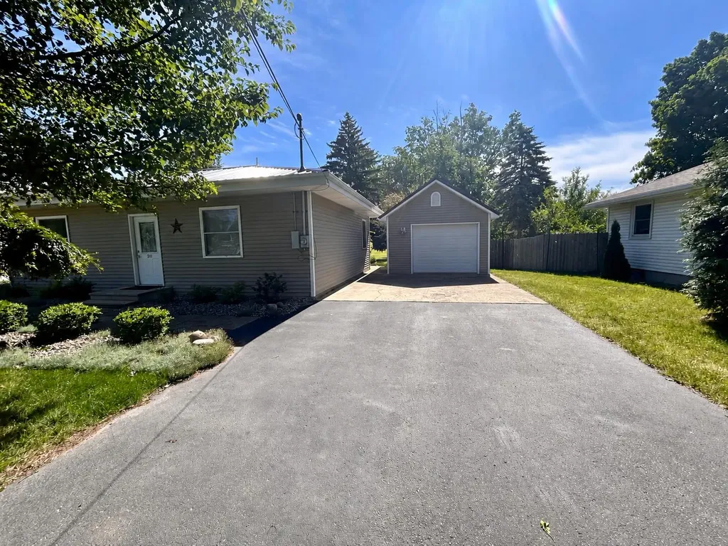 301 Pepperidge Lane Battle Creek City MI 49015