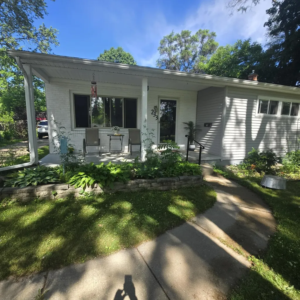 233 Clover Lane Battle Creek City MI 49015