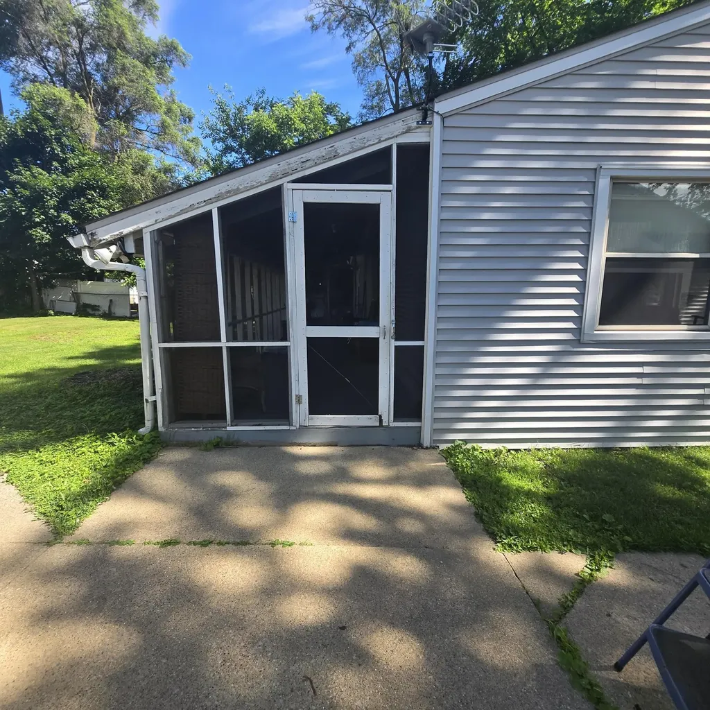 233 Clover Lane Battle Creek City MI 49015