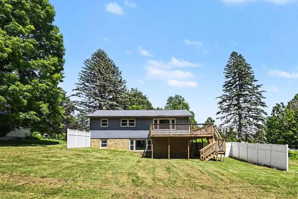 1077 Gidner Road Charlotte City MI 48813