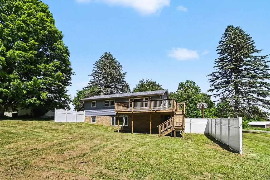 1077 Gidner Road Charlotte City MI 48813