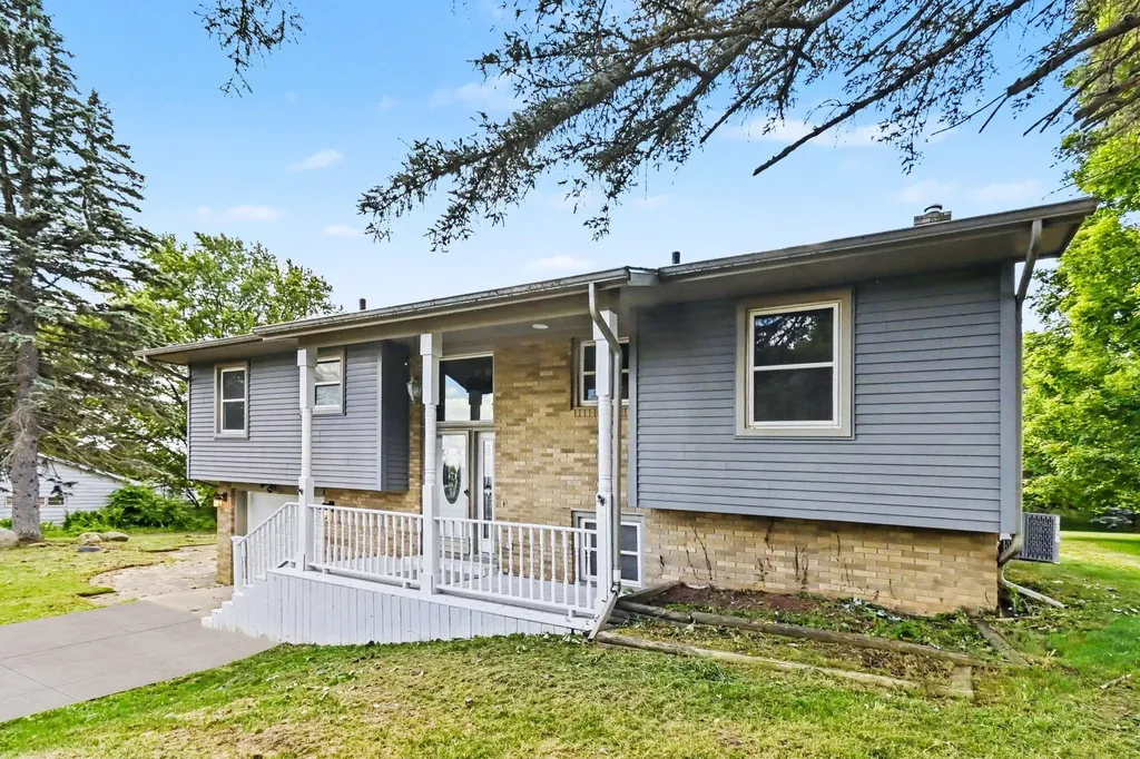 1077 Gidner Road Charlotte City MI 48813