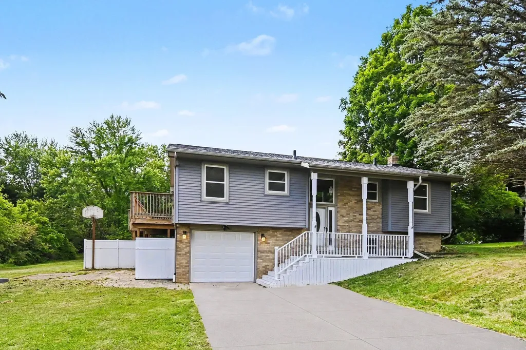 1077 Gidner Road Charlotte City MI 48813