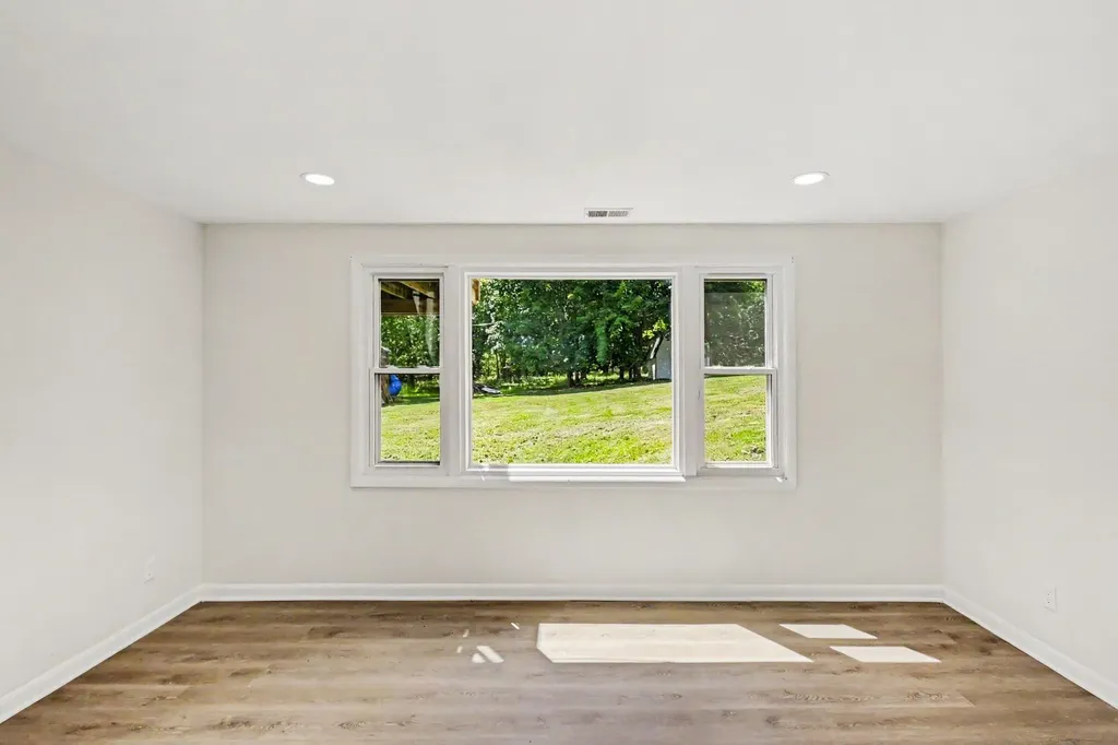 1077 Gidner Road Charlotte City MI 48813