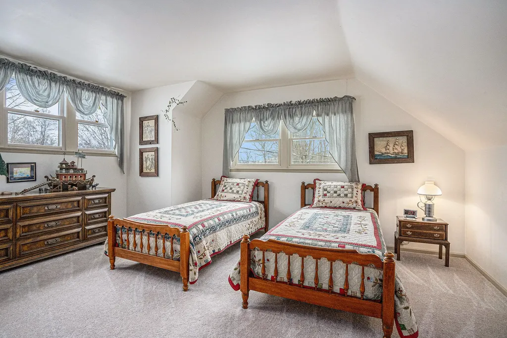 519 E Spruce Street Marshall City MI 49068