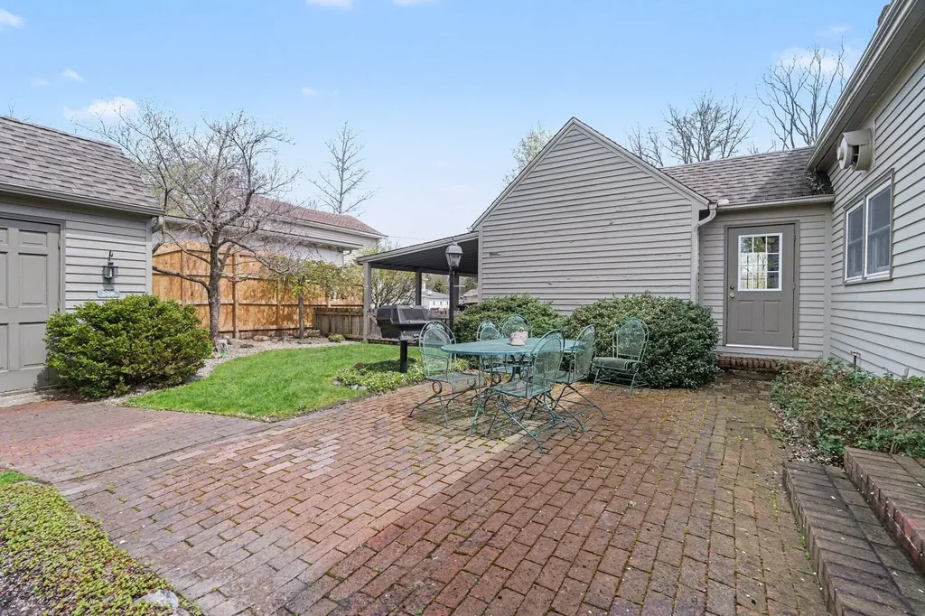 519 E Spruce Street Marshall City MI 49068
