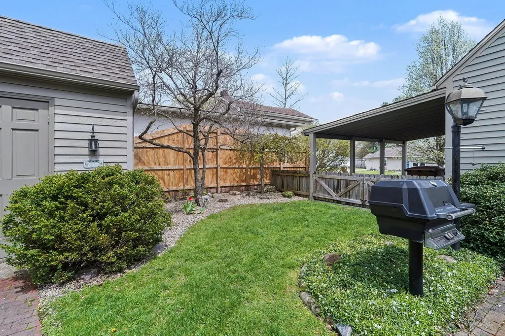 519 E Spruce Street Marshall City MI 49068