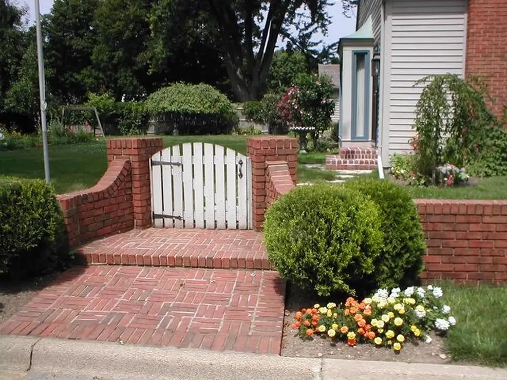 519 E Spruce Street Marshall City MI 49068
