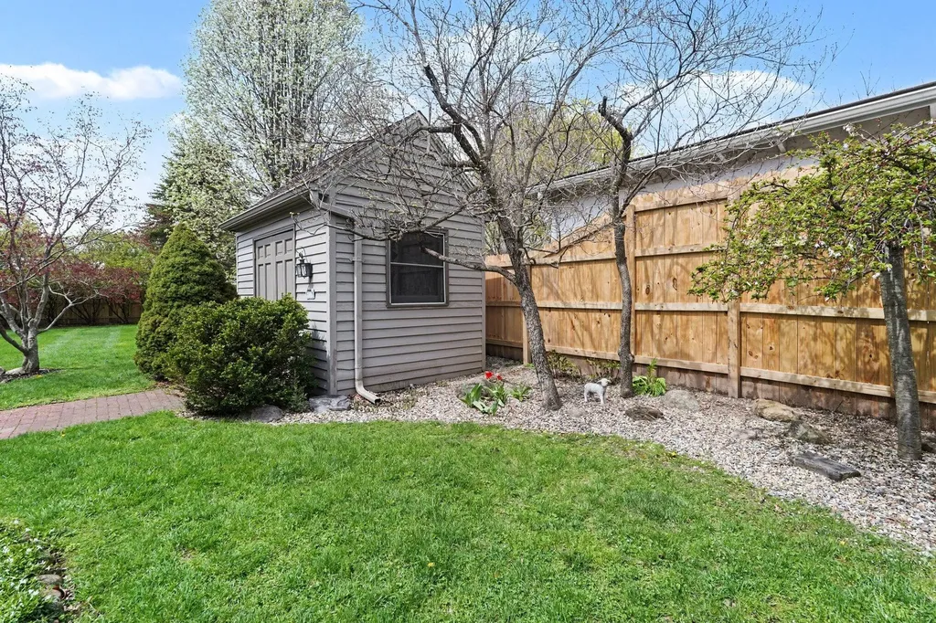 519 E Spruce Street Marshall City MI 49068