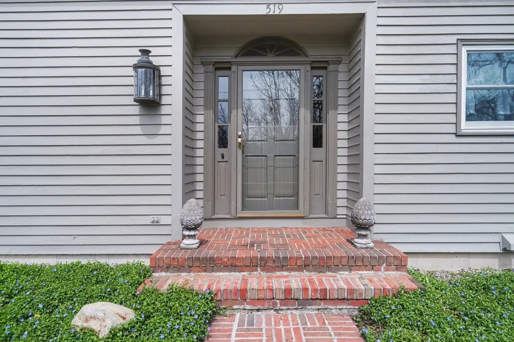 519 E Spruce Street Marshall City MI 49068