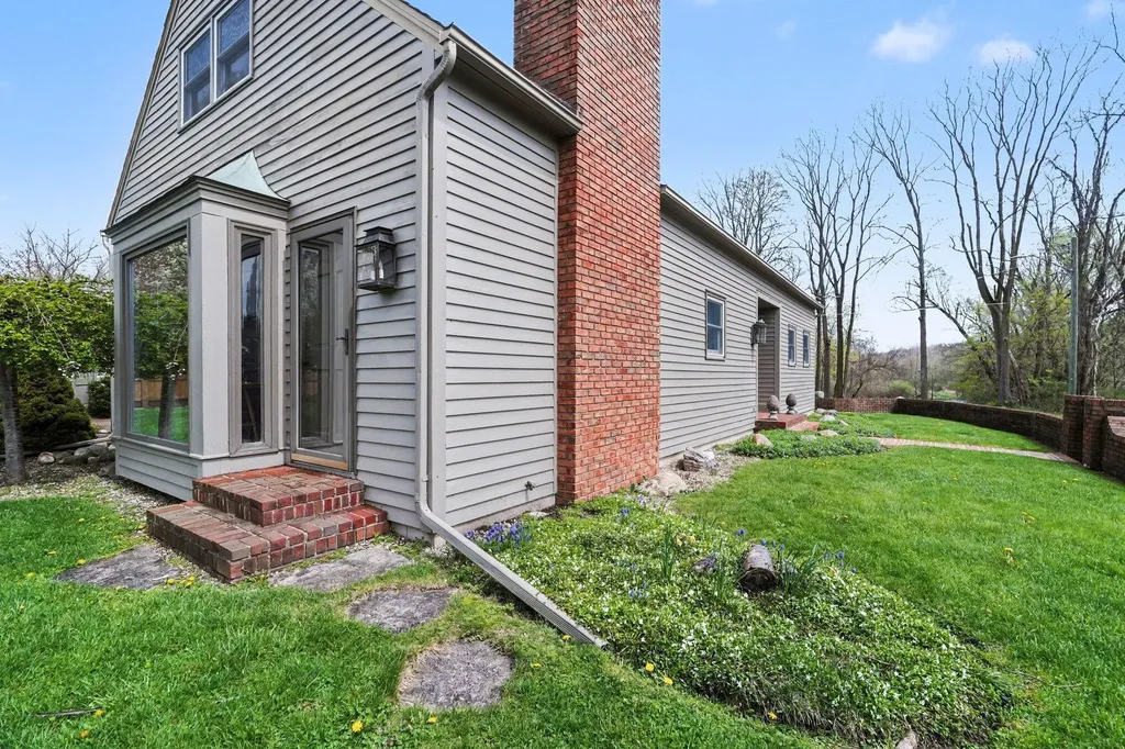 519 E Spruce Street Marshall City MI 49068