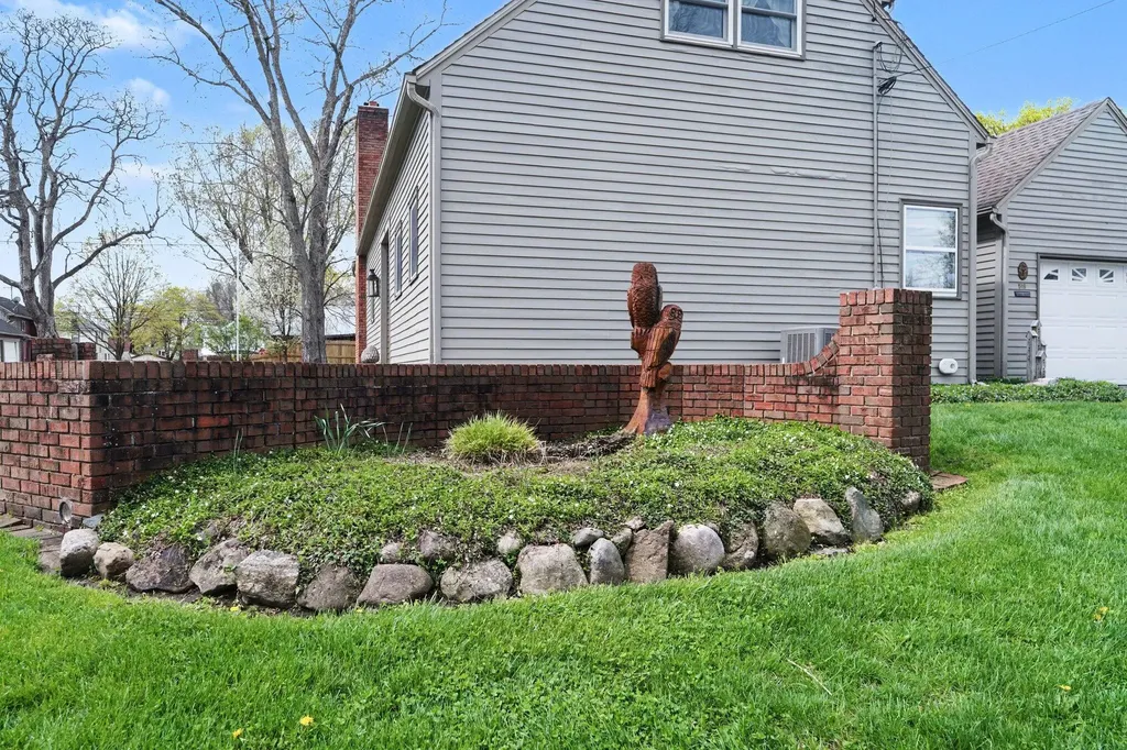 519 E Spruce Street Marshall City MI 49068