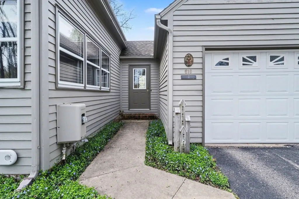 519 E Spruce Street Marshall City MI 49068