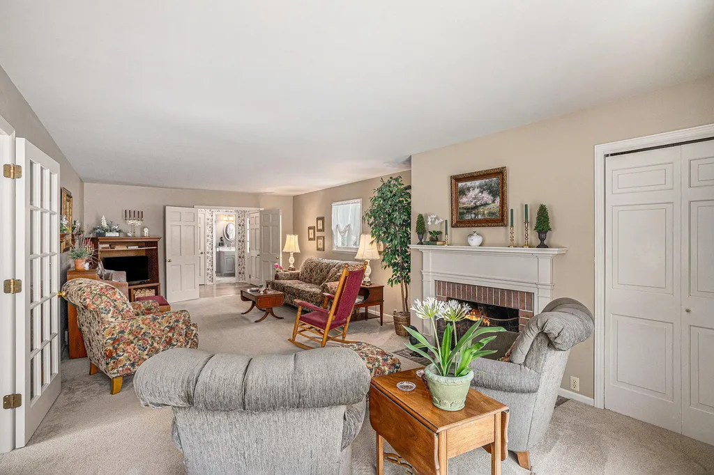 519 E Spruce Street Marshall City MI 49068