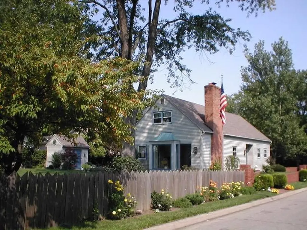 519 E Spruce Street Marshall City MI 49068