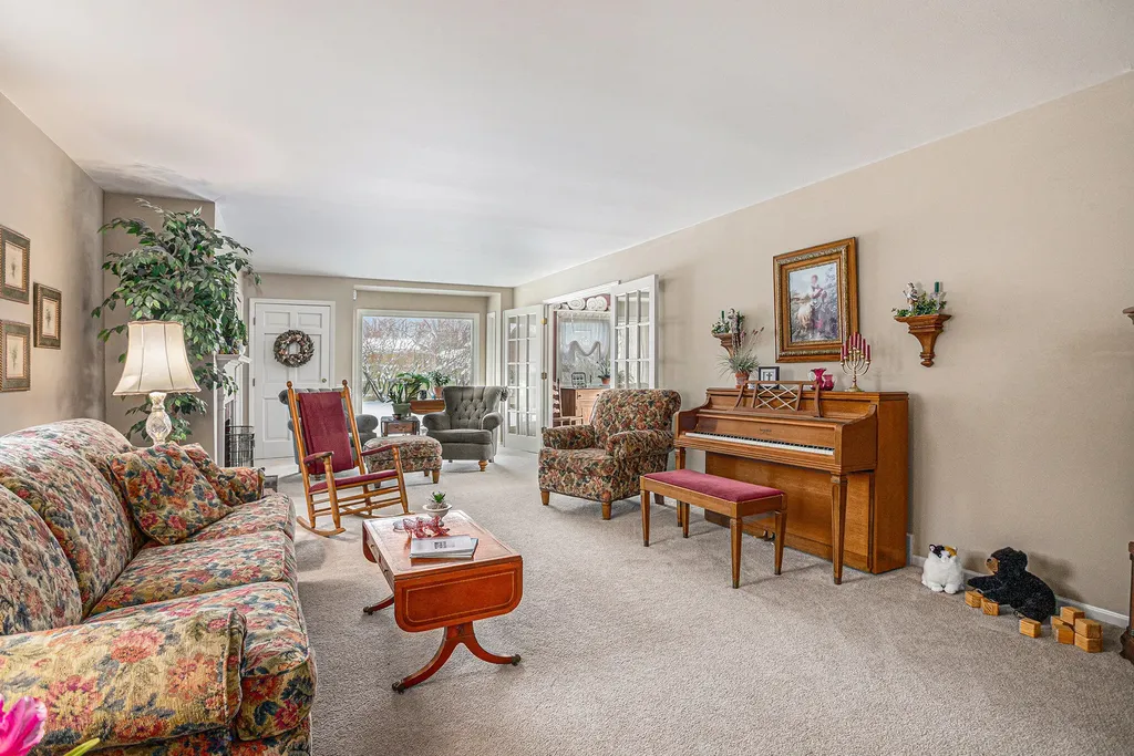 519 E Spruce Street Marshall City MI 49068