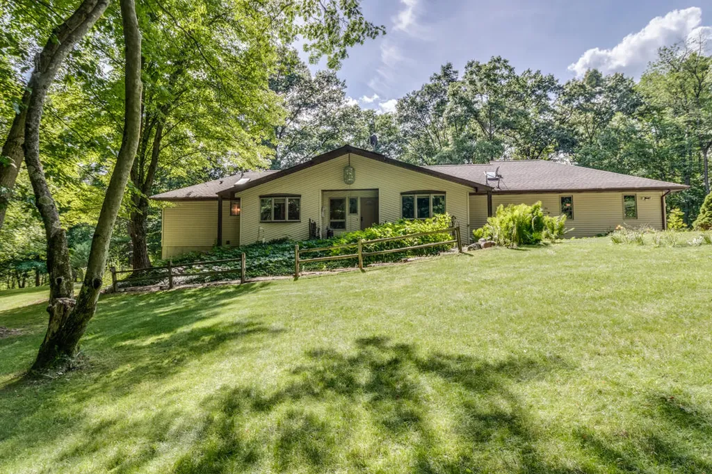 10660 D Drive S Newton Township MI 49033