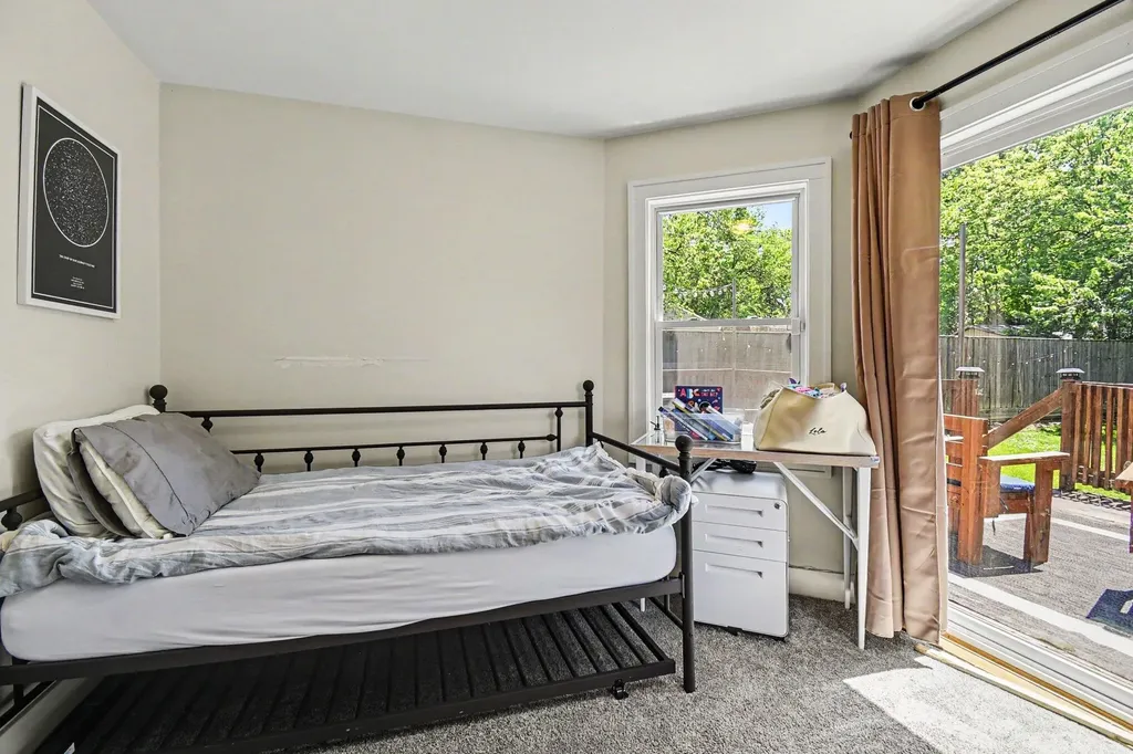 236 Dean Street NE Grand Rapids City MI 49505