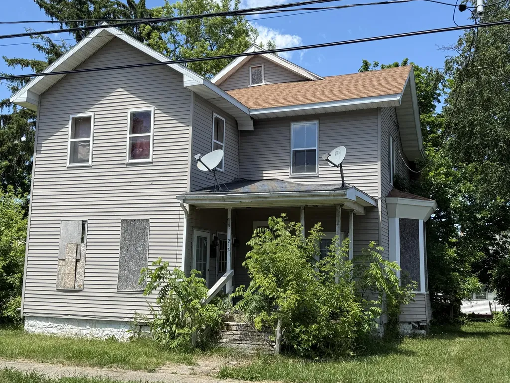 212 W Porter Street Albion City MI 49224