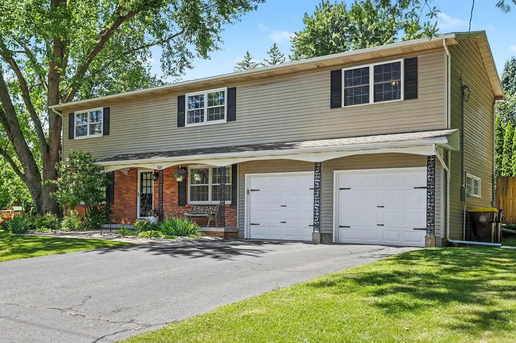 605 East Drive Marshall City MI 49068