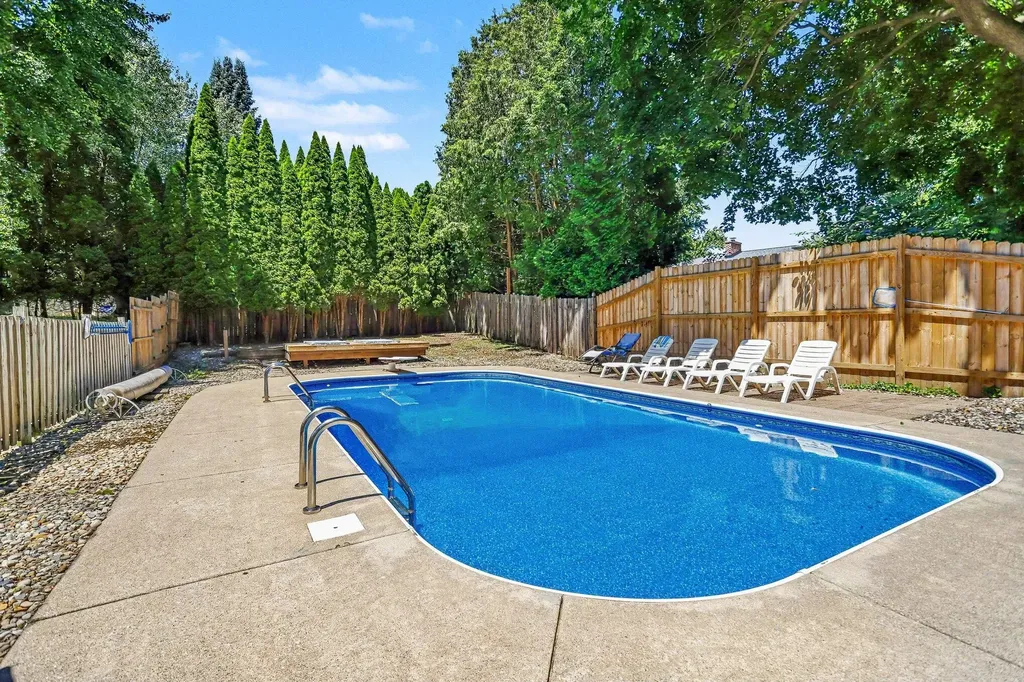 605 East Drive Marshall City MI 49068