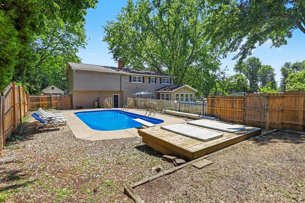 605 East Drive Marshall City MI 49068