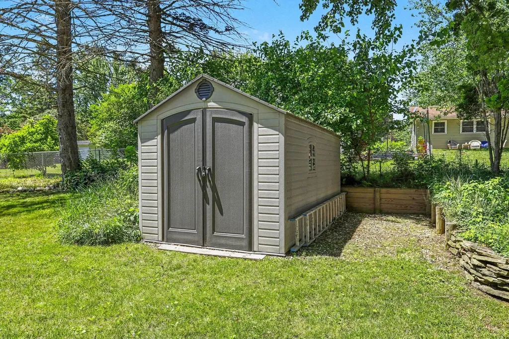 605 East Drive Marshall City MI 49068