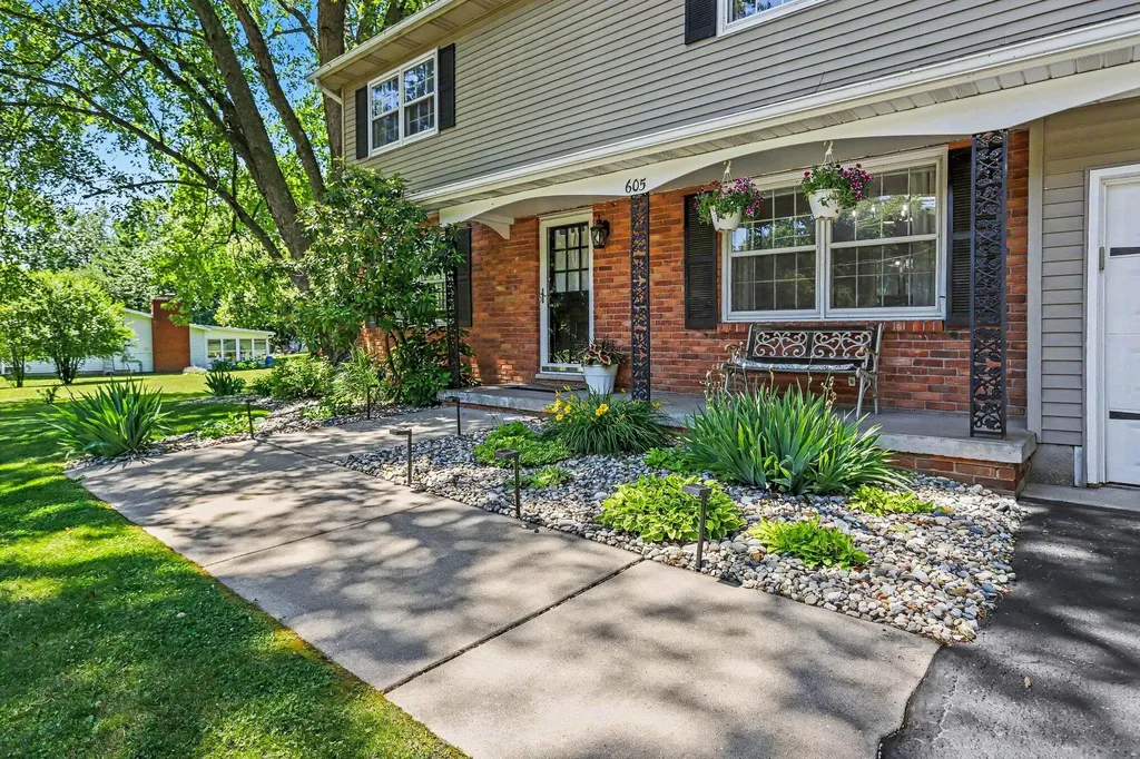 605 East Drive Marshall City MI 49068