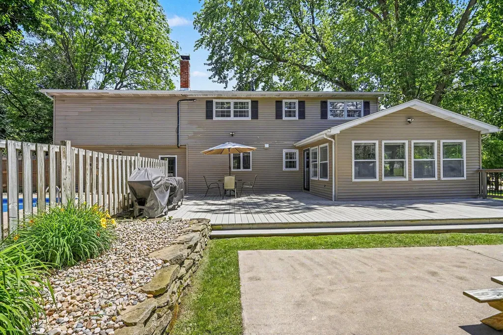 605 East Drive Marshall City MI 49068