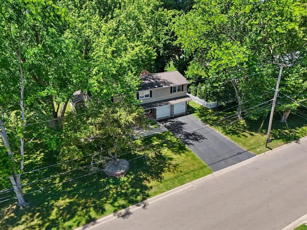 605 East Drive Marshall City MI 49068