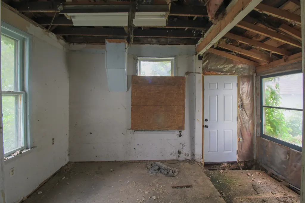 1412 E Alcott Street Kalamazoo City MI 49001