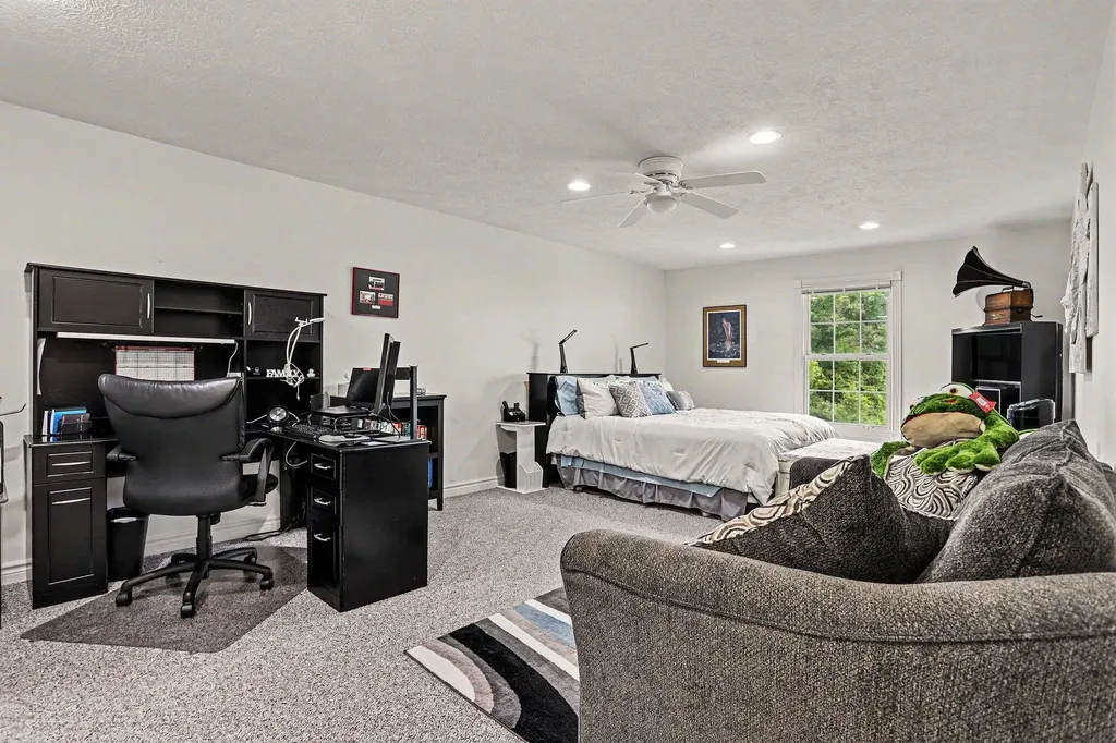 31 E Suttons Ridge Newton Township MI 49014