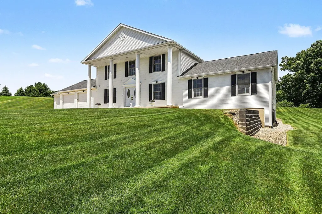 31 E Suttons Ridge Newton Township MI 49014
