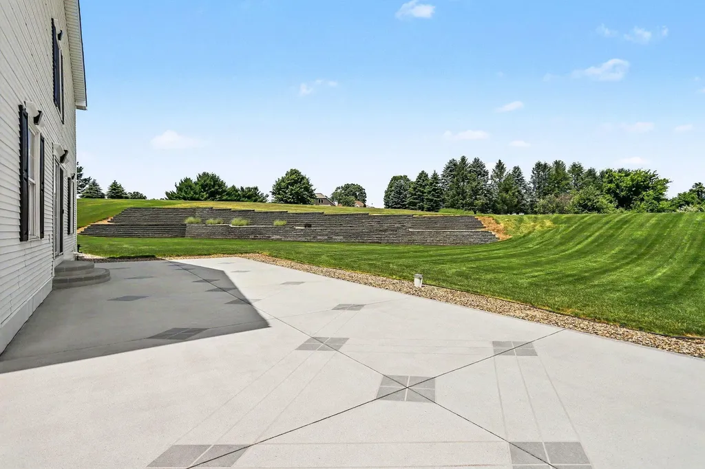 31 E Suttons Ridge Newton Township MI 49014