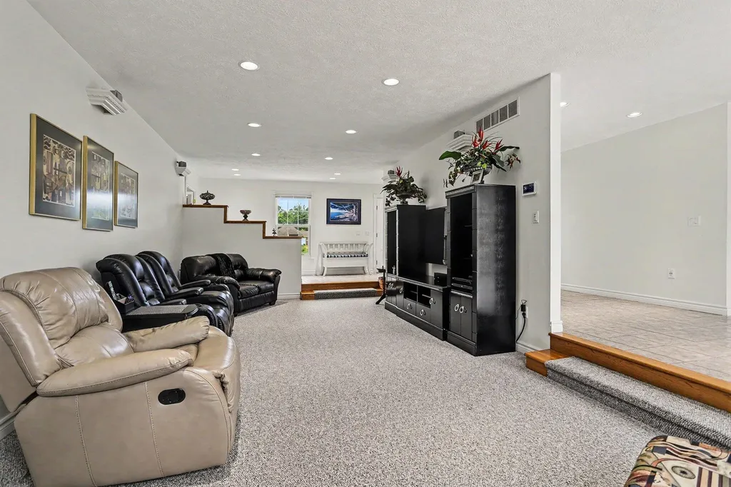 31 E Suttons Ridge Newton Township MI 49014
