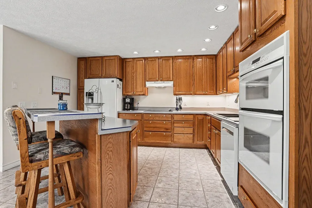 31 E Suttons Ridge Newton Township MI 49014