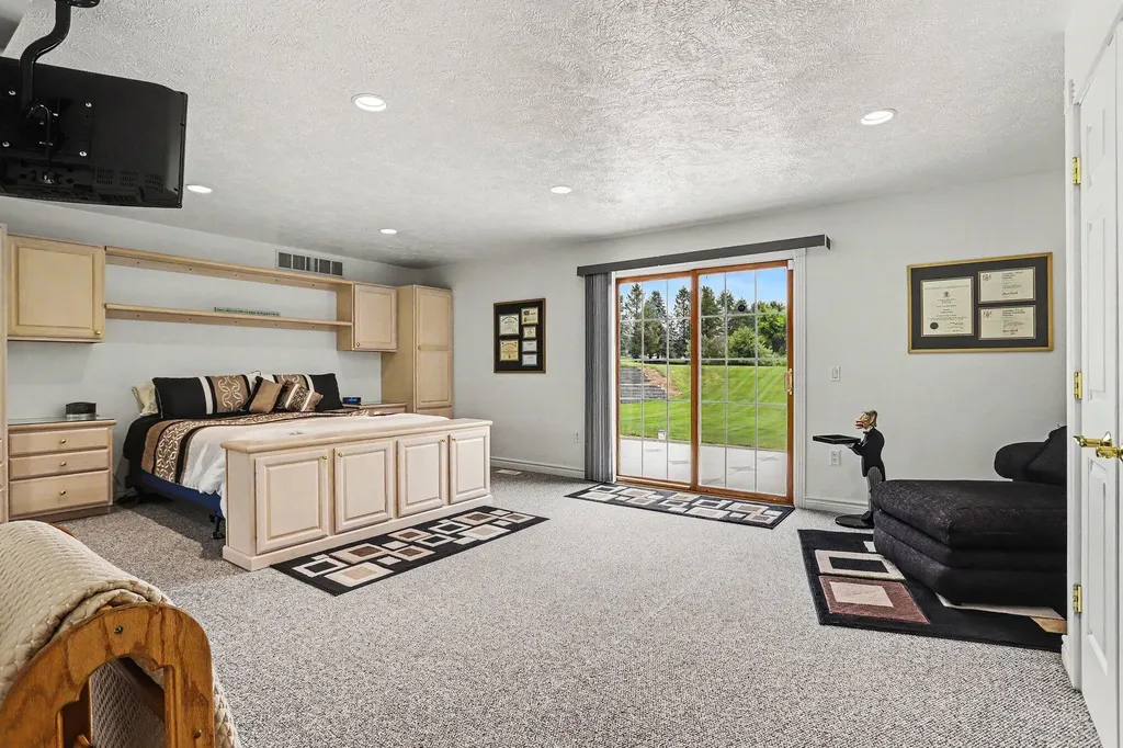 31 E Suttons Ridge Newton Township MI 49014