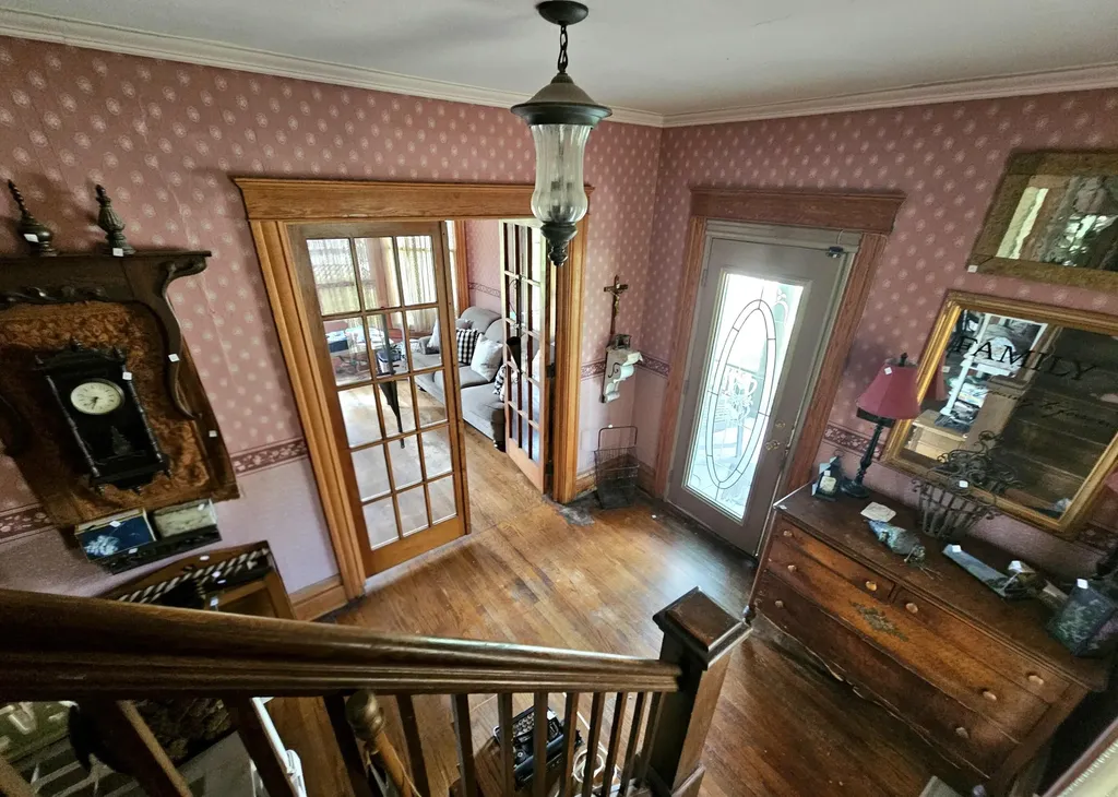 24 Garrison Avenue Battle Creek City MI 49017