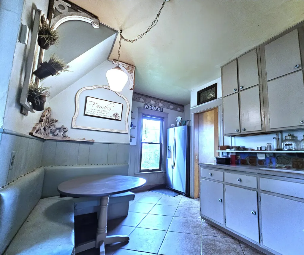 24 Garrison Avenue Battle Creek City MI 49017