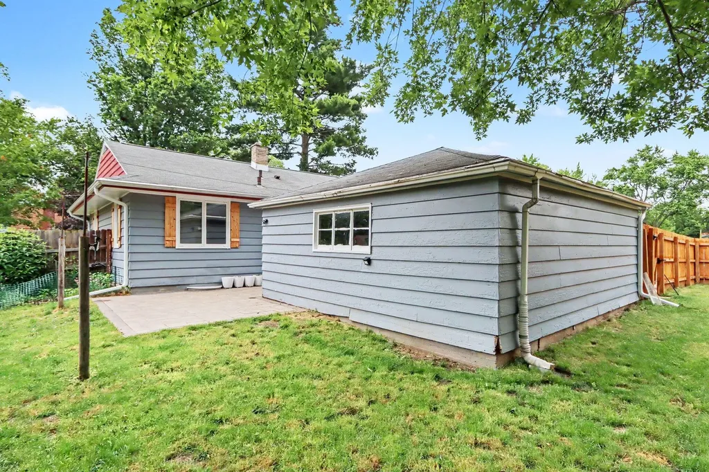 1724 Winton Avenue Kalamazoo City MI 49001