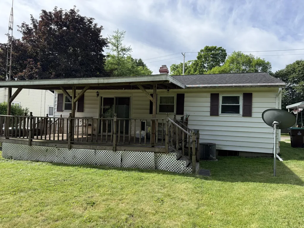 607 E North Street Albion City MI 49224