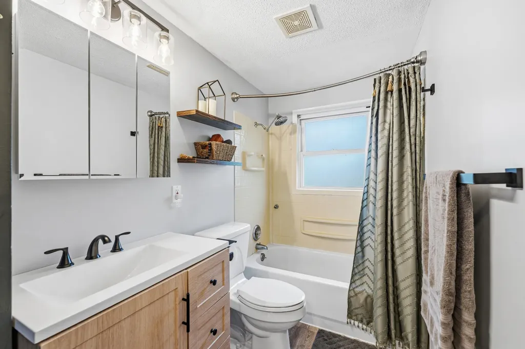 5636 Juniper Drive Leoni Township MI 49201