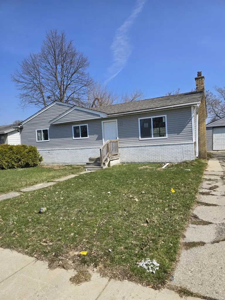 5017 Conners Lansing City MI 48911