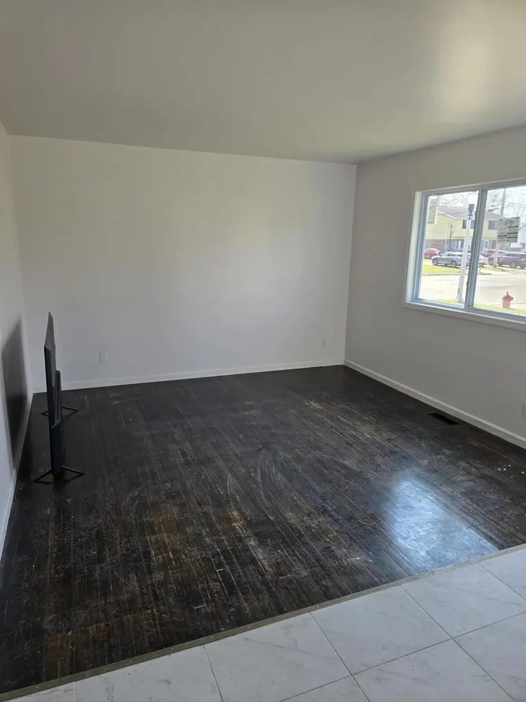 5017 Conners Lansing City MI 48911