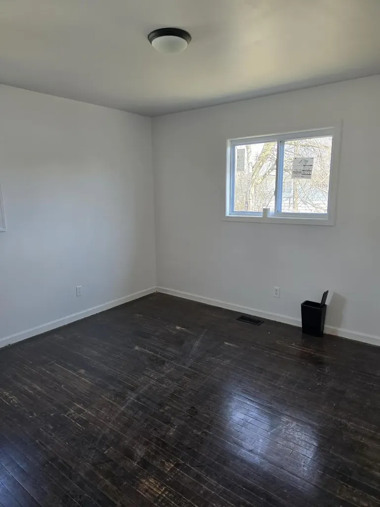 5017 Conners Lansing City MI 48911