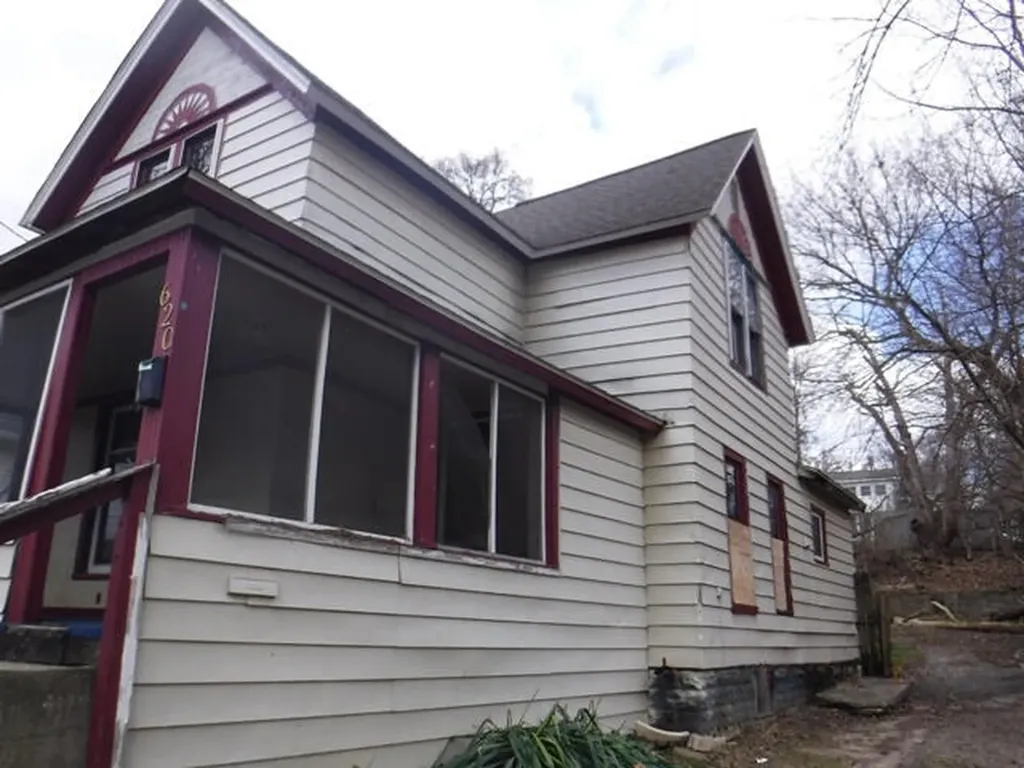 620 Gilbert Avenue Kalamazoo City MI 49048